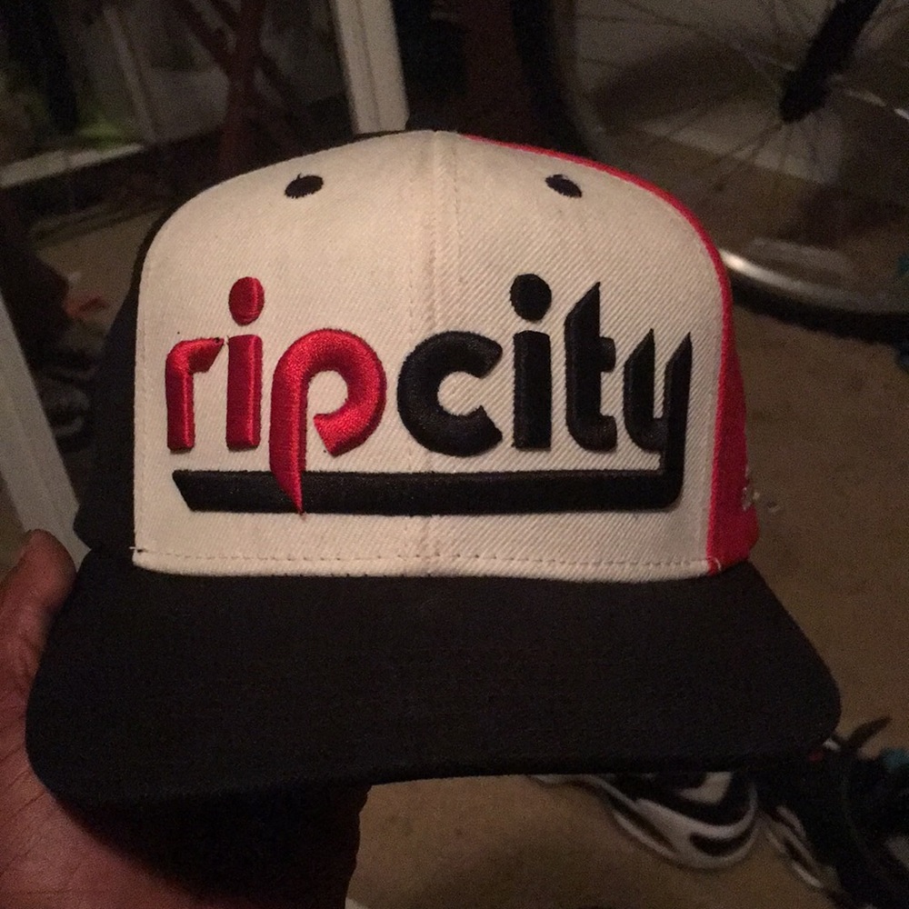 Portland trailblazer snap back